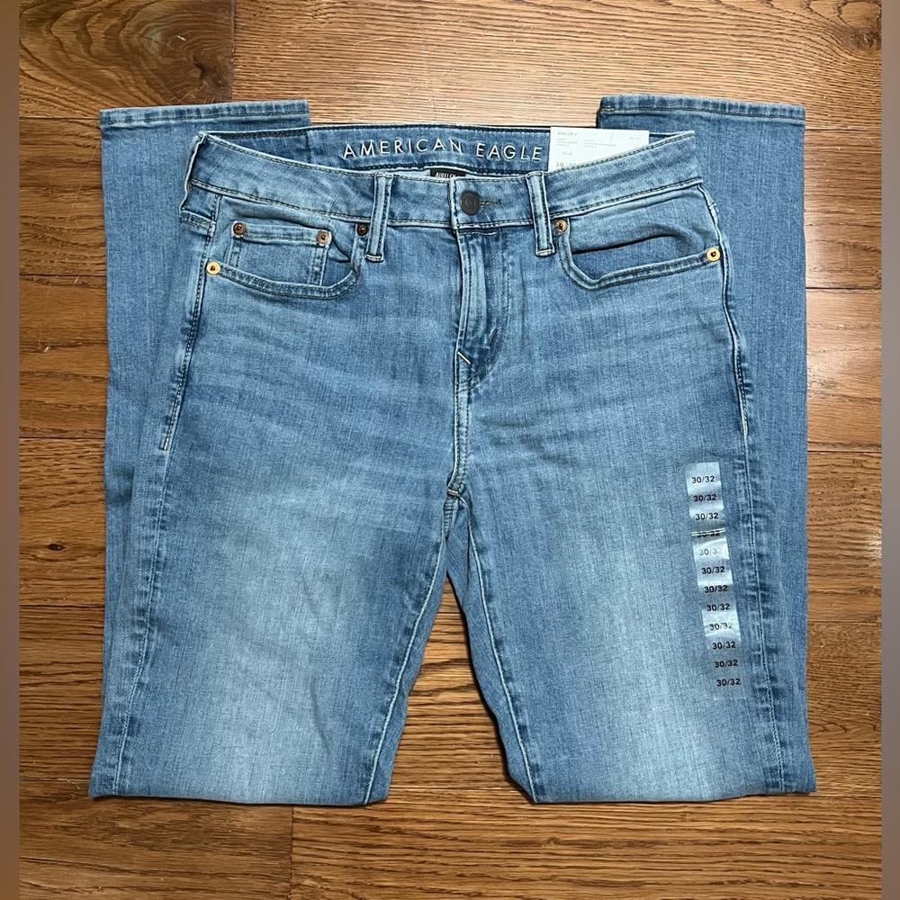 NEW Men's American Eagle 30x32 Skinny Airflex+ Classic Medium Wash Denim Jeans